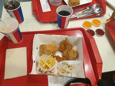 เคเอฟซี สาขา เซนทรัล ปิ่นเกล้า, กรุงเทพมหานคร (กทม.)