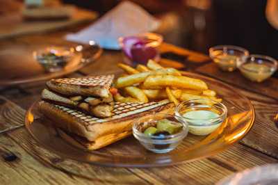 When the Mermaid Meet Cafe