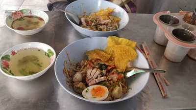 Kuay Teow Khae -Street Noodle Soup