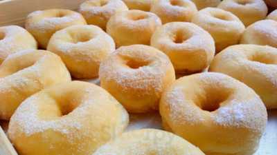 โดนัท นมสด