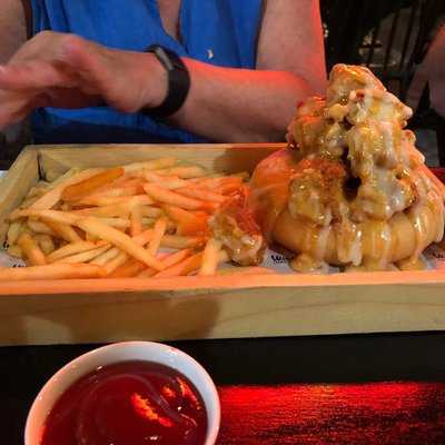 ไวน์ ไอเลิฟยู - เอเชียทีค เดอะ ริเวอร์ฟร้อนท์