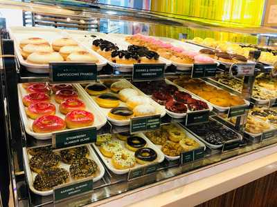 ดับบลิวโอซีคลับแอนด์เรสเตอรองท์