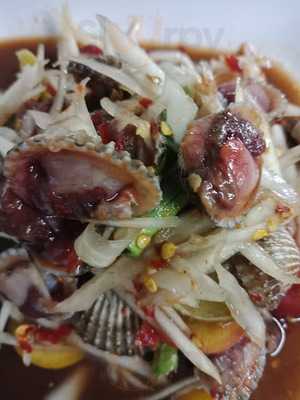 ร้านอาหาร ลมโชย