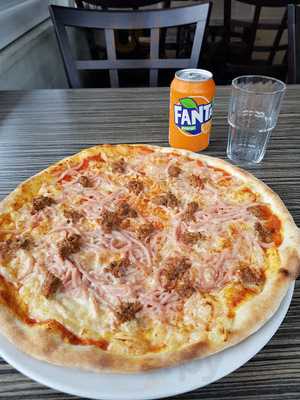 Pizzeria Yanos menu