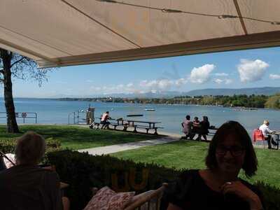 Le Petit Bouchon Buvette De La Plage De Promenthoux