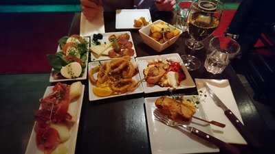 Aqui Tapas Bar