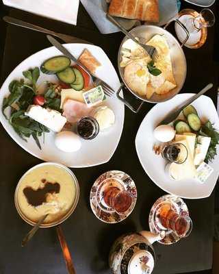 Sima Deli
