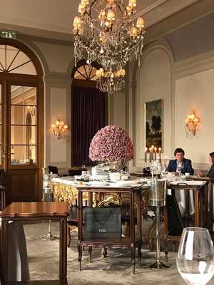 Le Cheval Blanc, Alle
