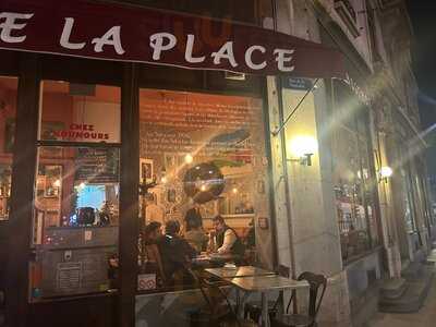 Café De La Place