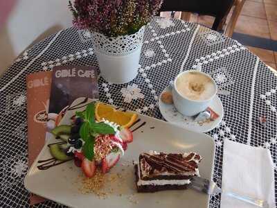 Gidle Cafe, Gidle