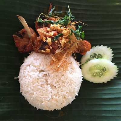 Wonder Land_sayaw Thai Food