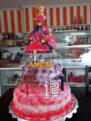 Leonora's Cakes And Diner menu