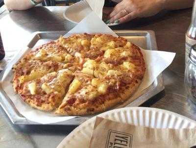 Yellow Cab Pizza Boracay Station 1