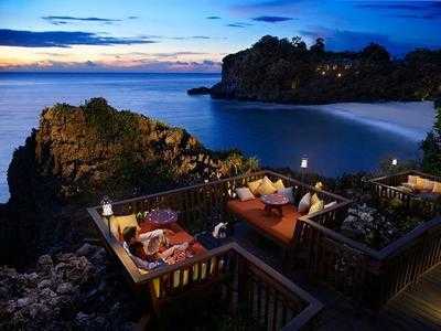 Sirena Seafood Restaurant & Clifftop Bar At Shangri-la's Boracay Resort & Spa