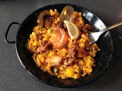 Hala Paella