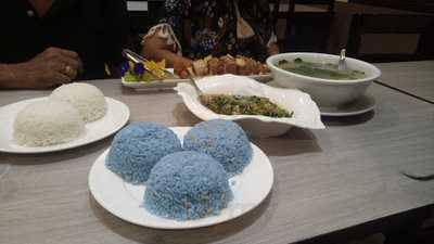 Den's Cafe