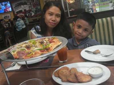 Shakey's Pizza Parlor