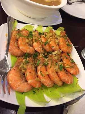 Qubiertos Grill and Restaurant