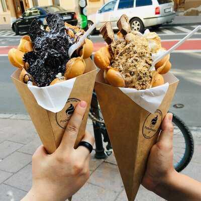 Podwafelskie Bubble Waffle Ice Cream