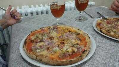 Pizzeria New Moon