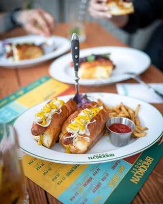Mad Dog Hot Dogs