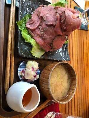 和阳小日, 澳门