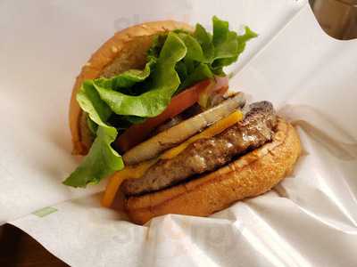 フレッシュネスバーガー 三鷹北口店