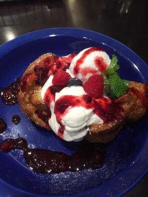 Paul Bassett 渋谷ヒカリエShinQs店