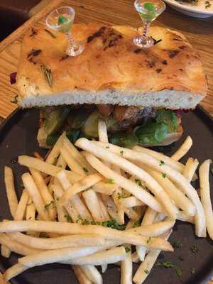 ロッジ ビストロ サル