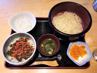 釜揚げうどん はつとみ