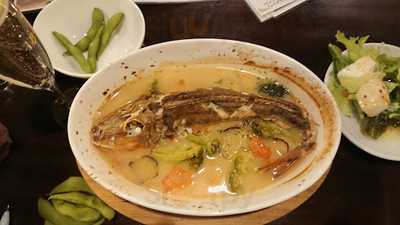 牡蠣&ピッツァのワイン食堂 leale