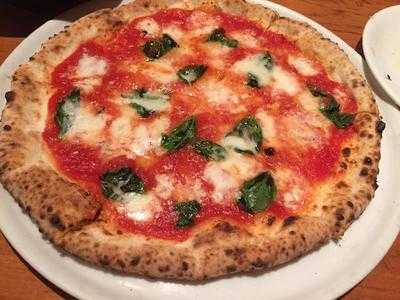 PIZZA SALVATORE CUOMO 明大前