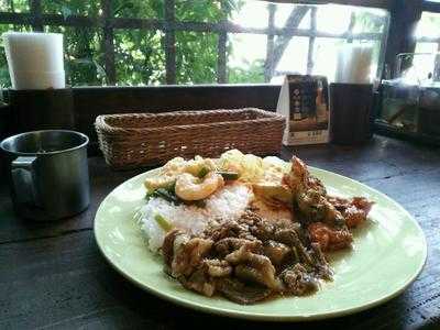 アジアンキッチン ラーイ・マーイ