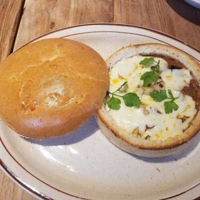 メゾン カイザー テーブル 渋谷ヒカリエ店
