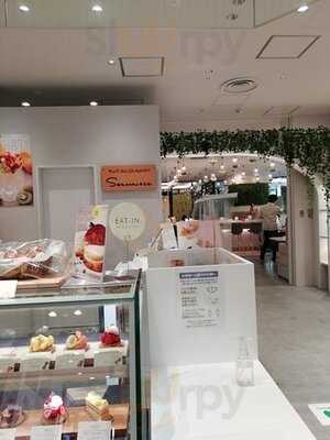 フルーツパーラー＆ベーカリー Season & Co.