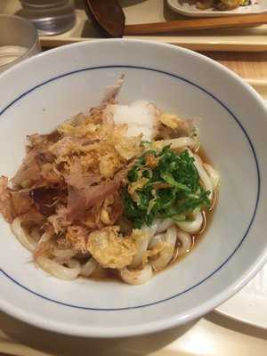 つるまるうどん 新宿南店