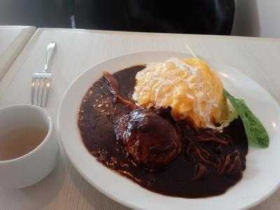花咲チーズオムライス Cafe La Vue Blanche