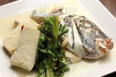 沖縄料理とワイン ワイモリカ