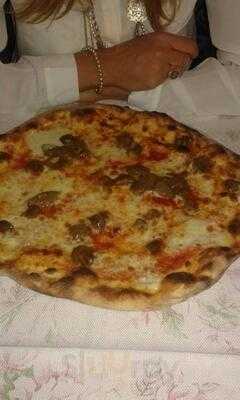 PIZZERIA GIULIANA, Nove