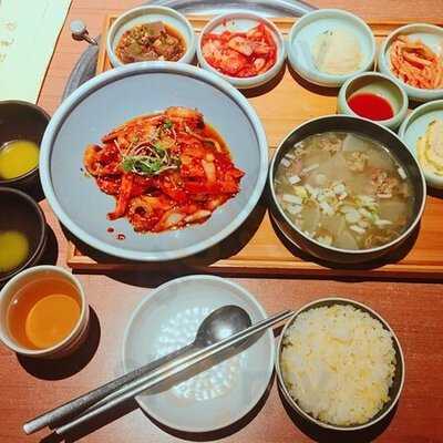 山茶花韩国家庭料理(金虹桥店), 上海市
