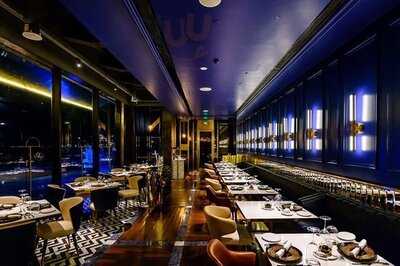 Large Eight Italy Lounge & Restaurant
