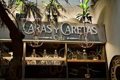 Caras Y Caretas Café Bar Restaurante