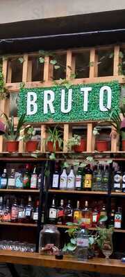 Bruto Garden Bar