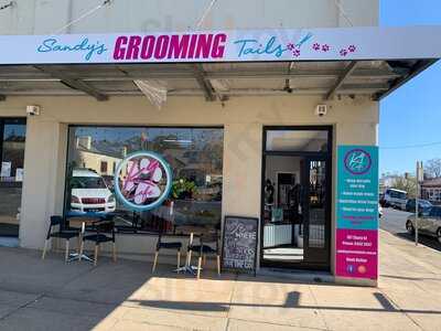 Sandys Grooming Tails & K9 Cafe