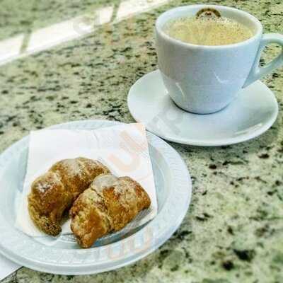 Padaria E Confeitaria São Roque