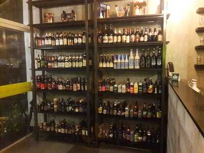 Yellow Dog Beer Store