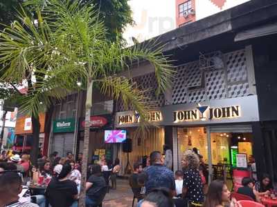 John John Bar