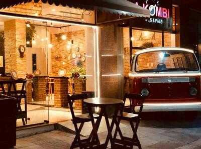 A Kombi Café