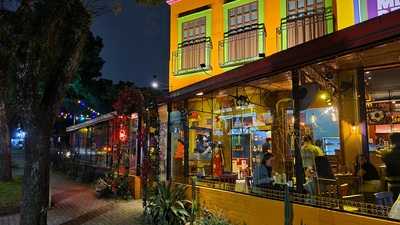 Zapata Mexican Bar - Água Verde