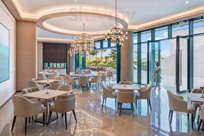 ‪the Restaurant At Address Beach Resort‬